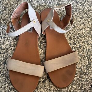 Steve Madden Cream and Tan Sandals